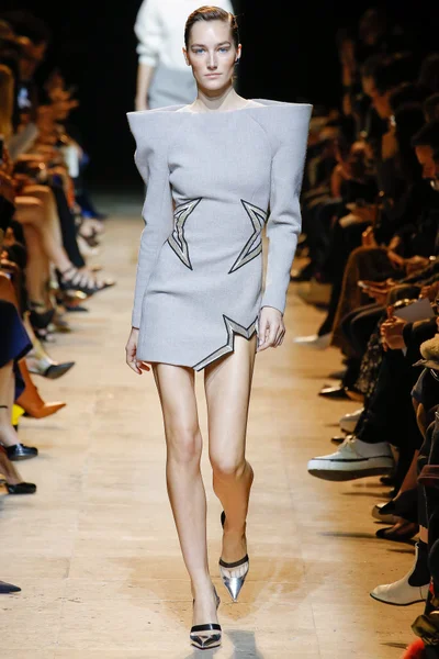 Look 14